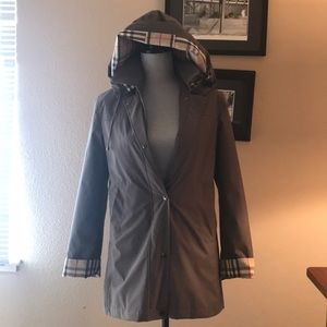 Burberry windbreaker Coat
